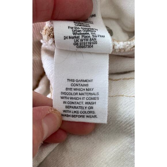 We the Free Women's 31 Cream Distressed Button Fly Wide Leg Crop Jeans - Picture 11 of 12